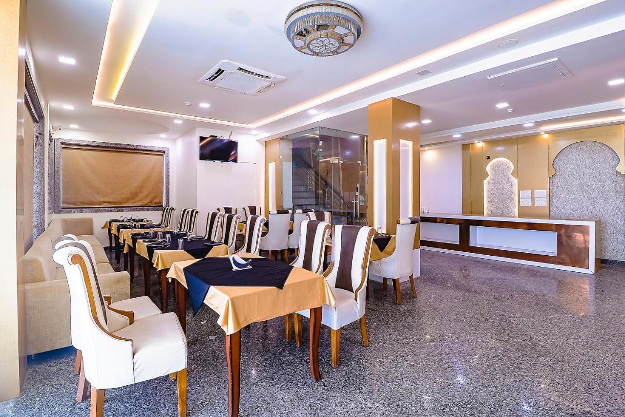 Fabhotel Swess Grand Агра Екстер'єр фото